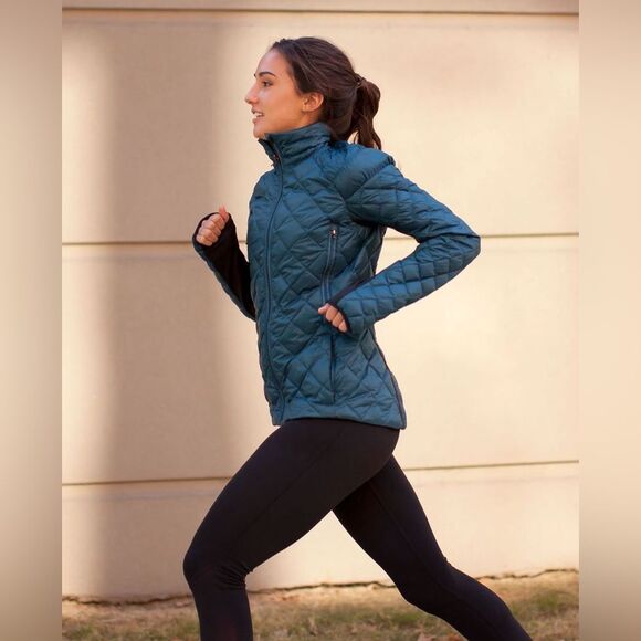 Lululemon Run: Turn Around Jacket in Alberta Lake / Black - Picture 1 of 16